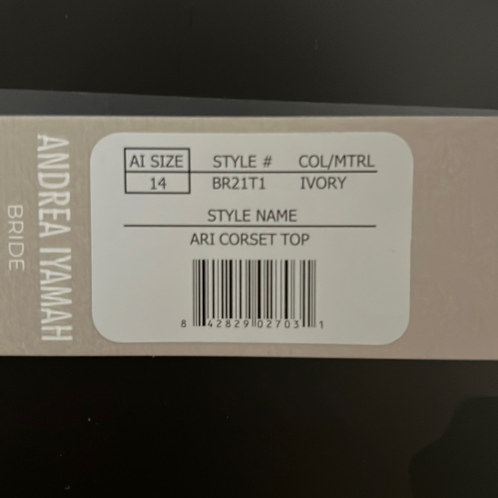 Andrea Iyamah Ari Corset top White Size 14
BRAND NEW with tags - Picture 7 of 7